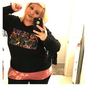 XL Lularoe fringe sweatshirt. Black, brand new. 🖤
